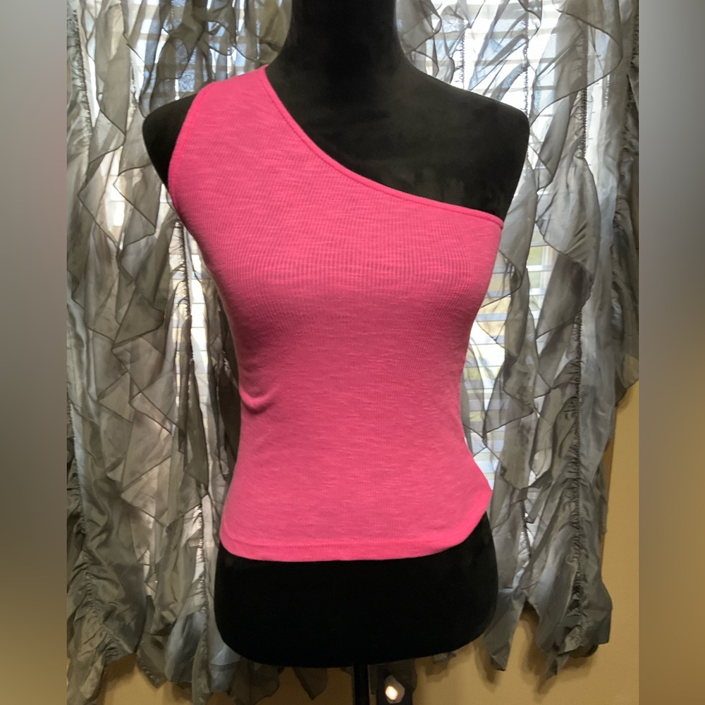 Cabana by Crown & Ivy small one shoulder in fuchsia